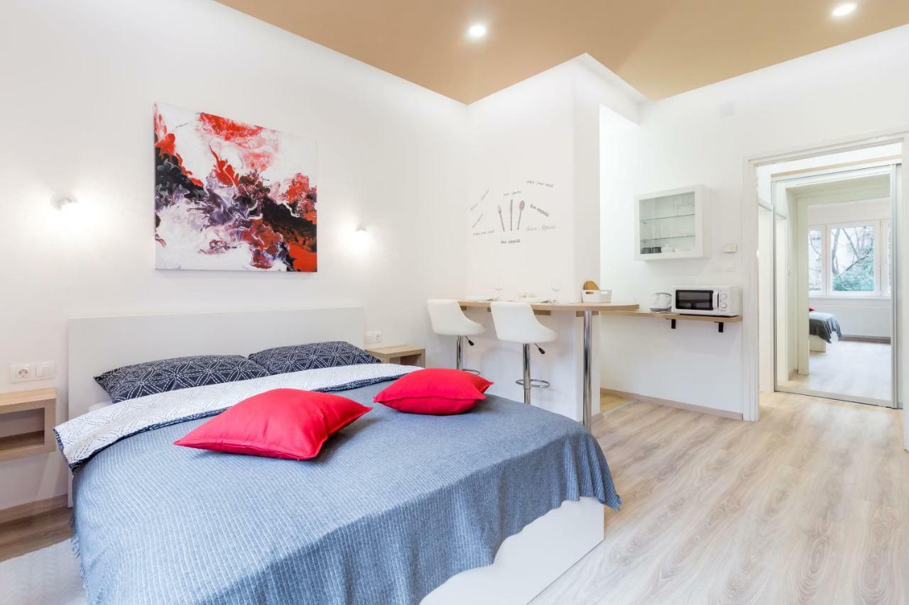 Cosy Romantic Apartment 萨格勒布 外观 照片